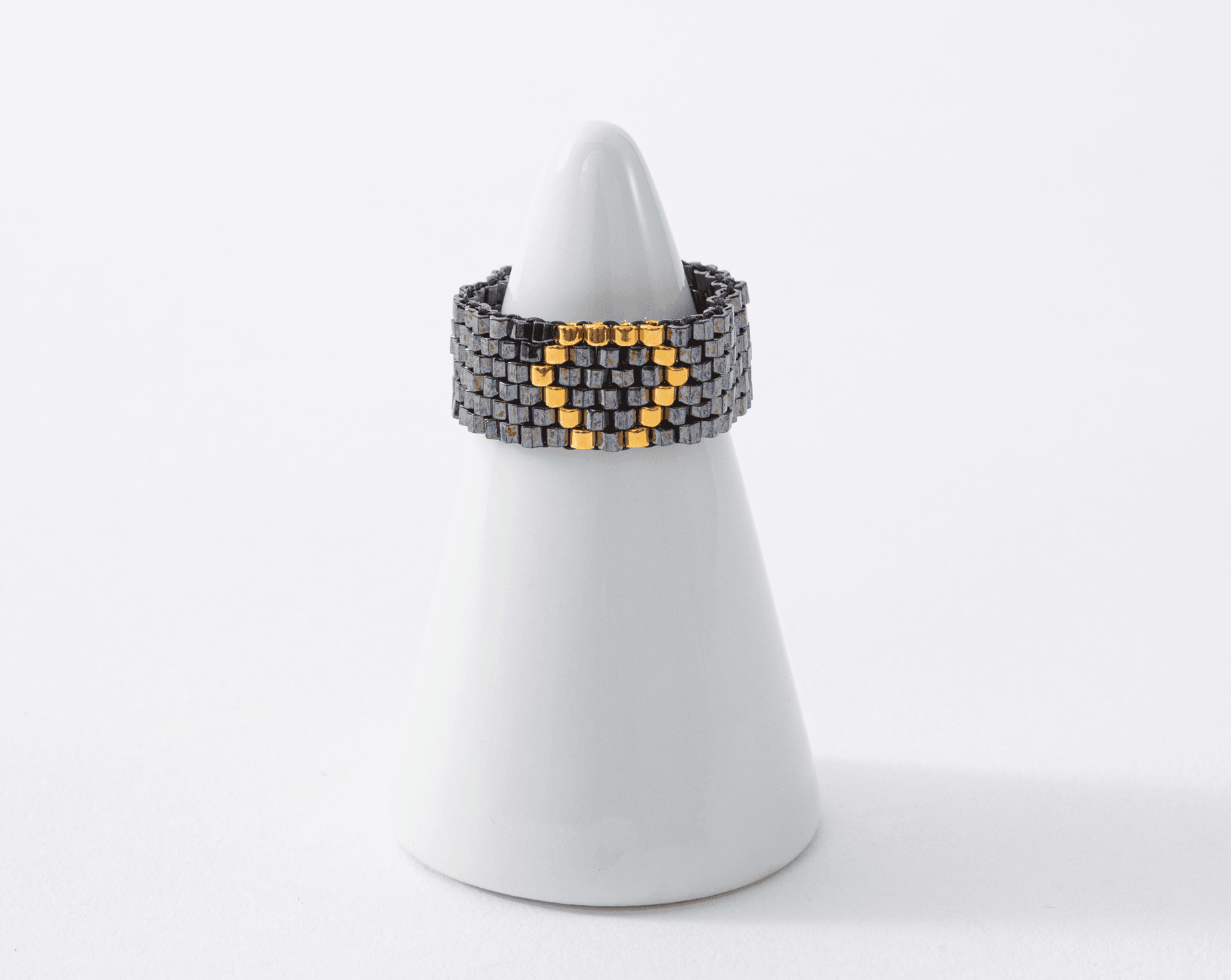 馬蹄柄ビーズリングGunmetal & Gold （みやび012-RNG-Gm＆G）みやびシリーズ